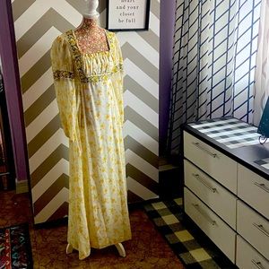 Beautiful dress for festival season. True vintage. Excellent condition.